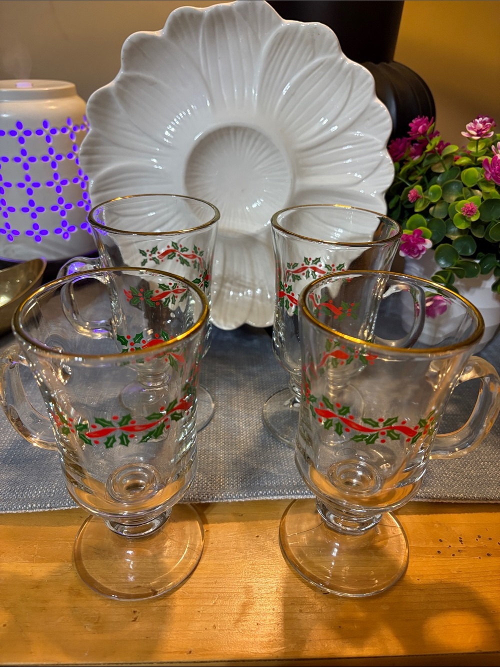 Vintage Libbey Christmas Holly Ribbon Irish Coffee Mugs Gold Rim USA Set of 4